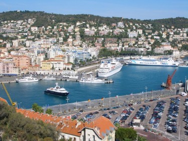 Piata de Craciun la Nisa